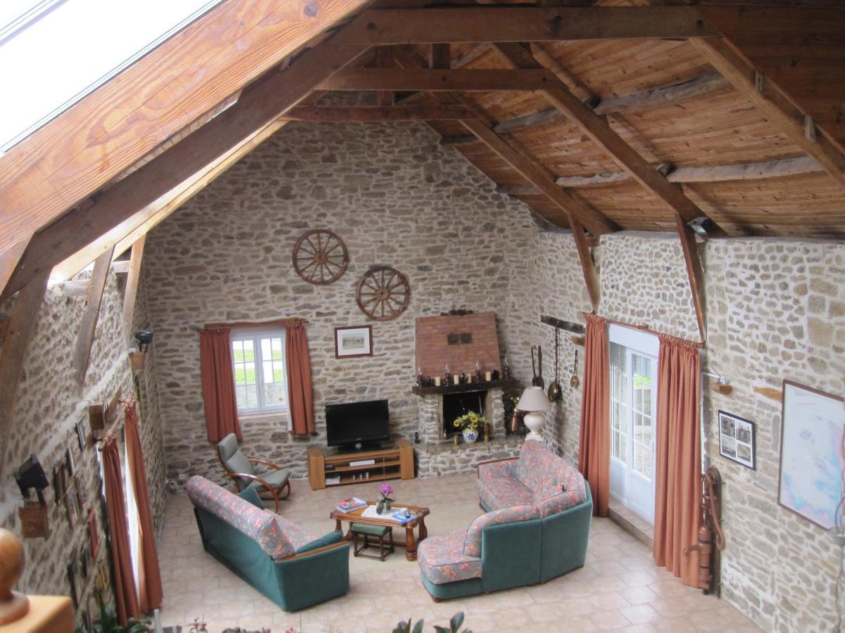 Le Bois Chef D'Ane Bed & Breakfast Collinée Exterior photo